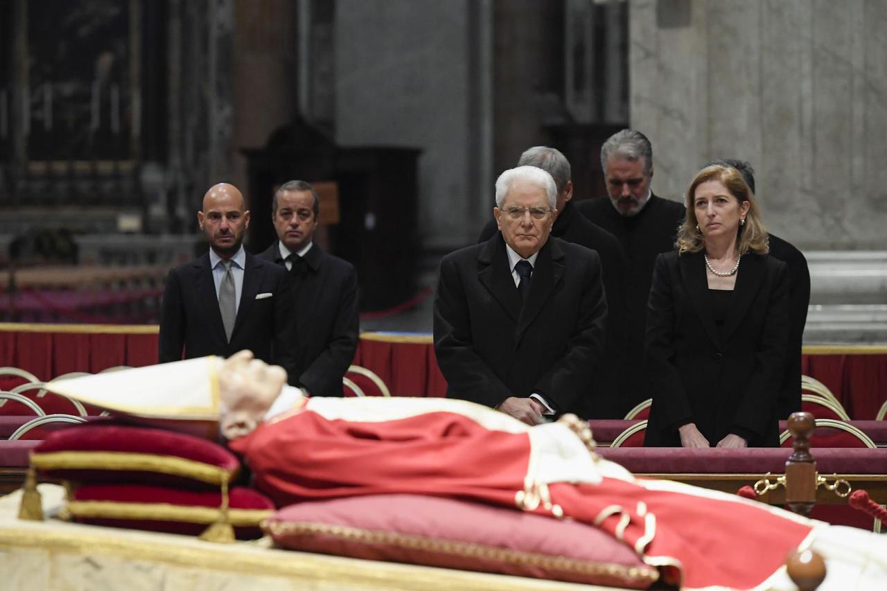 Exposure of the body of Pope Ratzinger Benedict XVI in St. Peter's Basilica