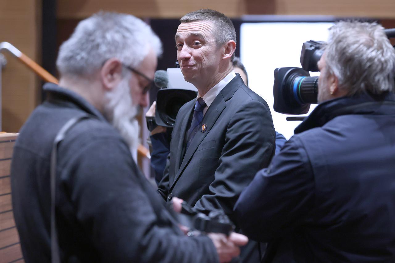 Zagreb: Počela 9. sjednica Sabora