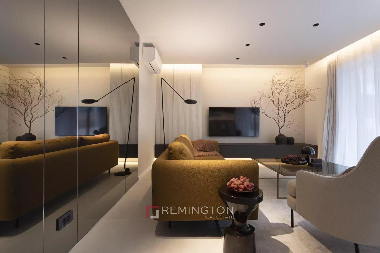 Riječ je o dvosobnom apartmanu koji se nalazi na prvom katu moderne zgrade, s ukupnom neto stambenom površinom od 75 m², dok obračunska površina iznosi 95 m². 