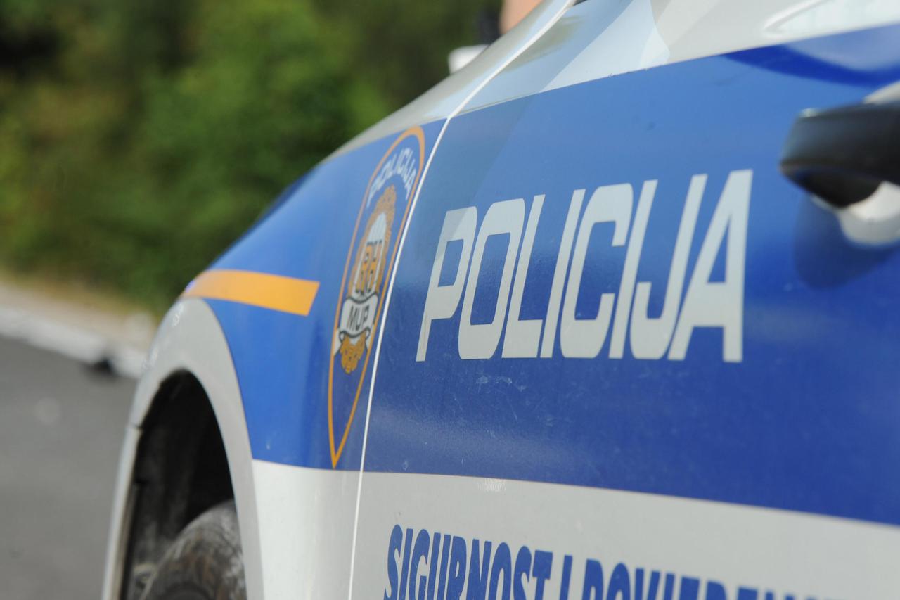 policija