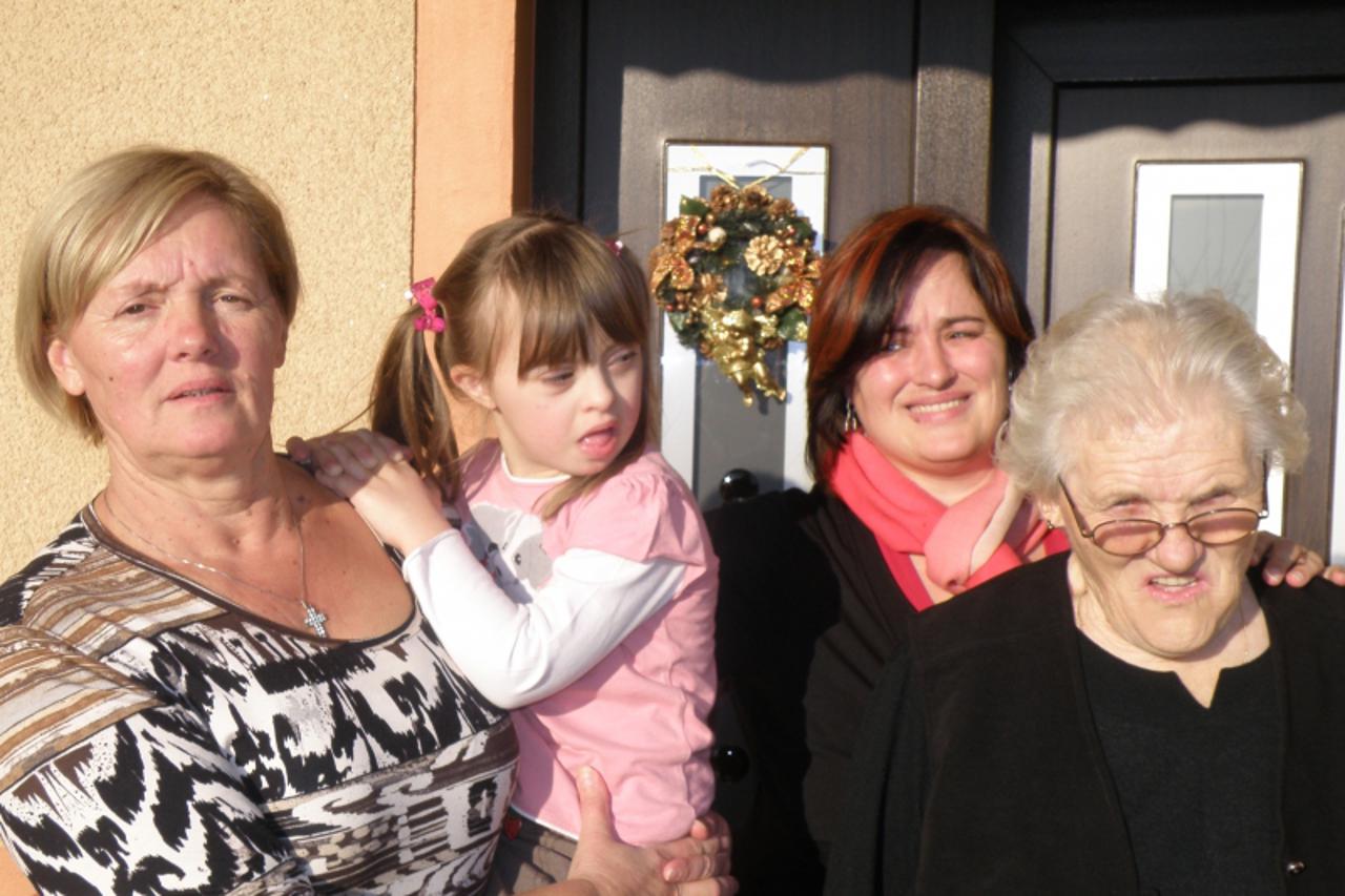 \'OLYMPUS DIGITAL CAMERA         \'