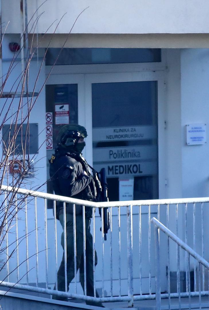 30.01.2025., Zagreb - Policija s dugim cijevima rano jutros bila je ispred PET/CT centra u  Klinickom bolnickom centru Sestre milosrdnice u Vinogradskoj ulici. Photo: Emica Elvedji/PIXSELL