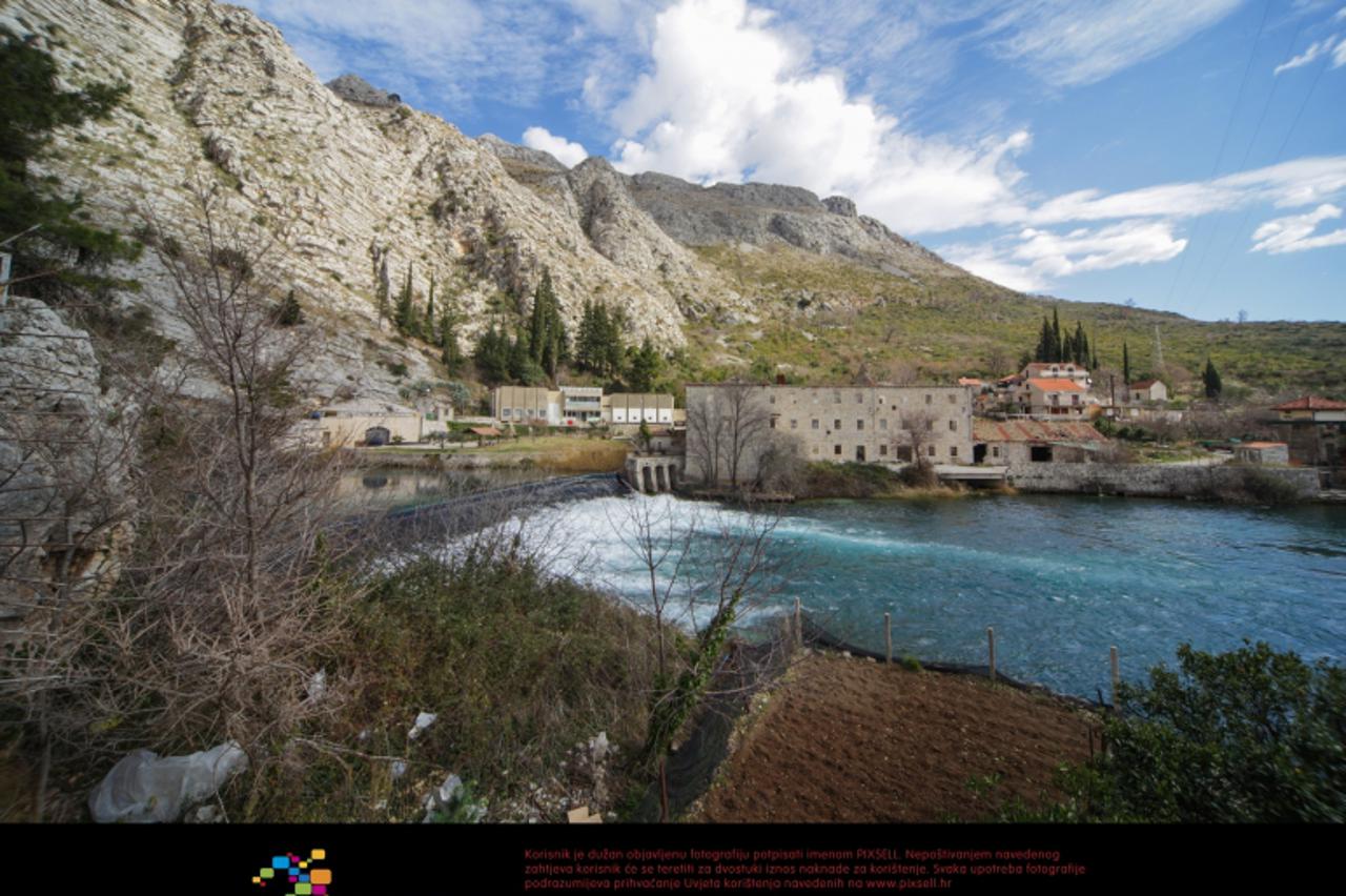 '28.02.2012., Rijeka dubrovacka, Dubrovnik - Povodom moguce izgradnje HE Ombla na izvoru rijeke Omble, u Komolcu, odrzana konferencija za medije. Na konferenciji su,  inicijativa Srdj je nas, Zelena a