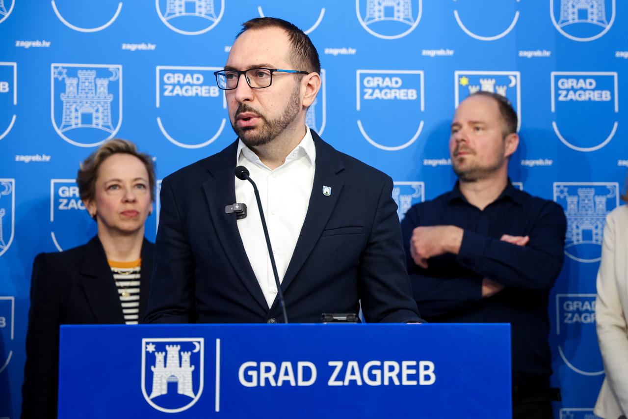 Zagreb: Tomislav Tomašević održao konferenciju za medije o obnovi grada