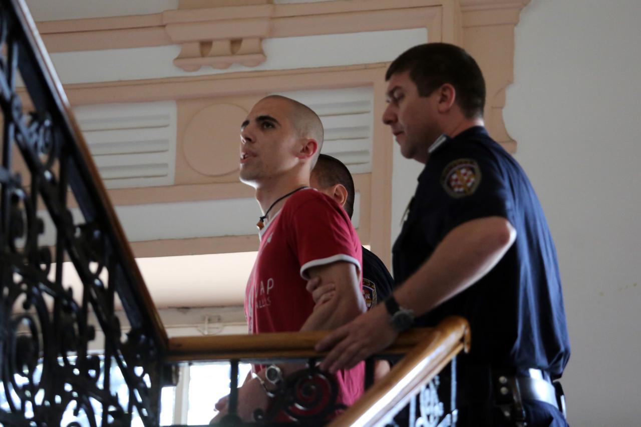 Rijeka: Dino Kulišek dolazi iz pritvora na Županijski sud na objavu presude
