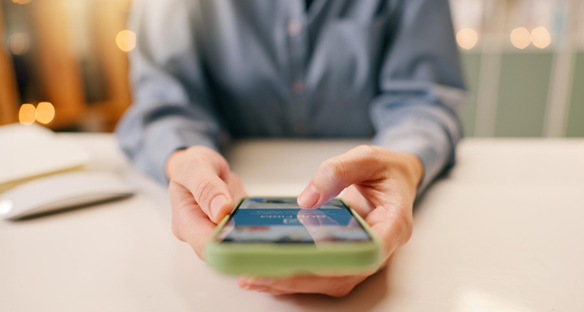 Ne pratite slijepo samo 'velike autoritete': Internet je pokazao da ljude zanimaju vrlo različite stvari i da ono što je važno kulturnim elitama nije nužno važno svima drugima. Zato je korisno proširiti krug interesa i ne oslanjati se samo na ono što govore najglasniji ili najutjecajniji pojedinci. Pametnije razmišljanje često počinje onda kada priznamo da svijet nije usmjeren samo na nekoliko 'važnih' tema.