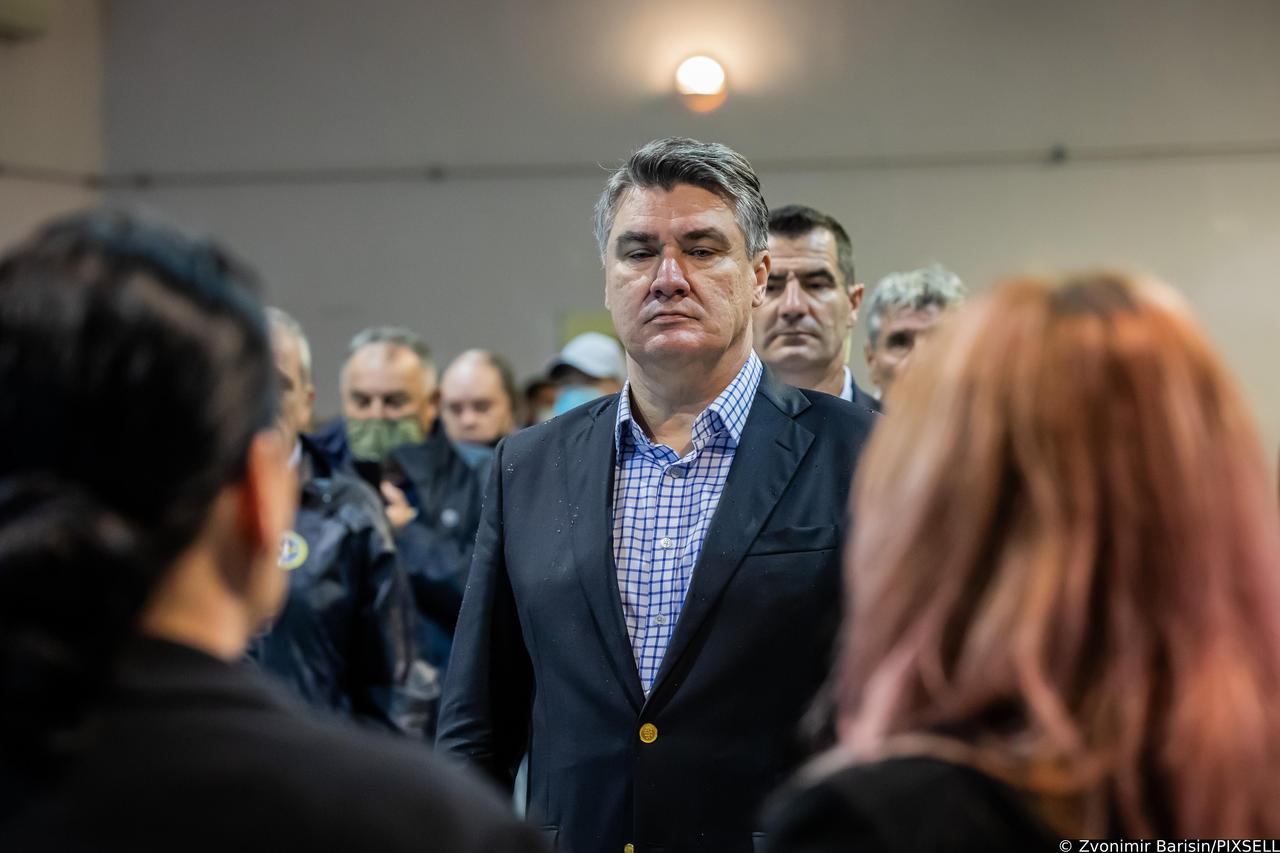 Grohote: Predsjednik Zoran Milanović na polaganju vijenca u spomen na poginule branitelje
