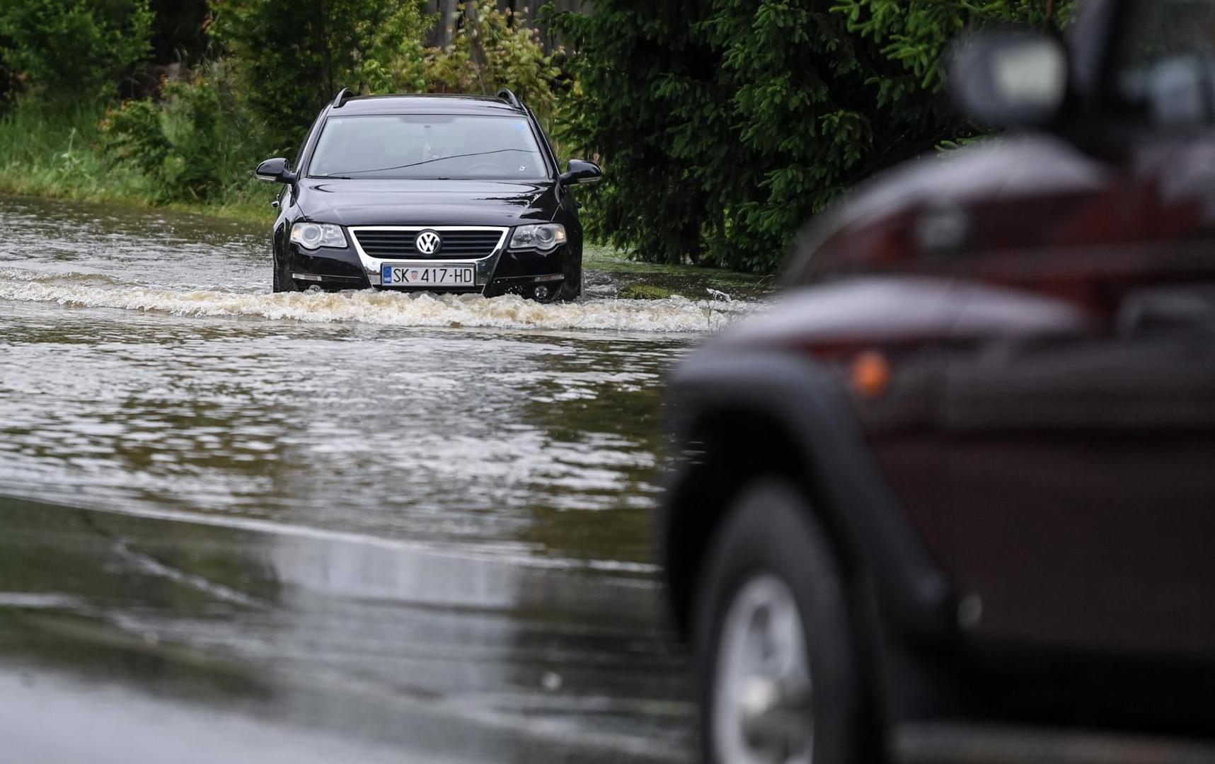 18.05.2023., Stari brod - Rijeka Kupa je na povjesnoj razini i neke ceste uz Kupu su zatvorene. Photo: Igor Soban/PIXSELL