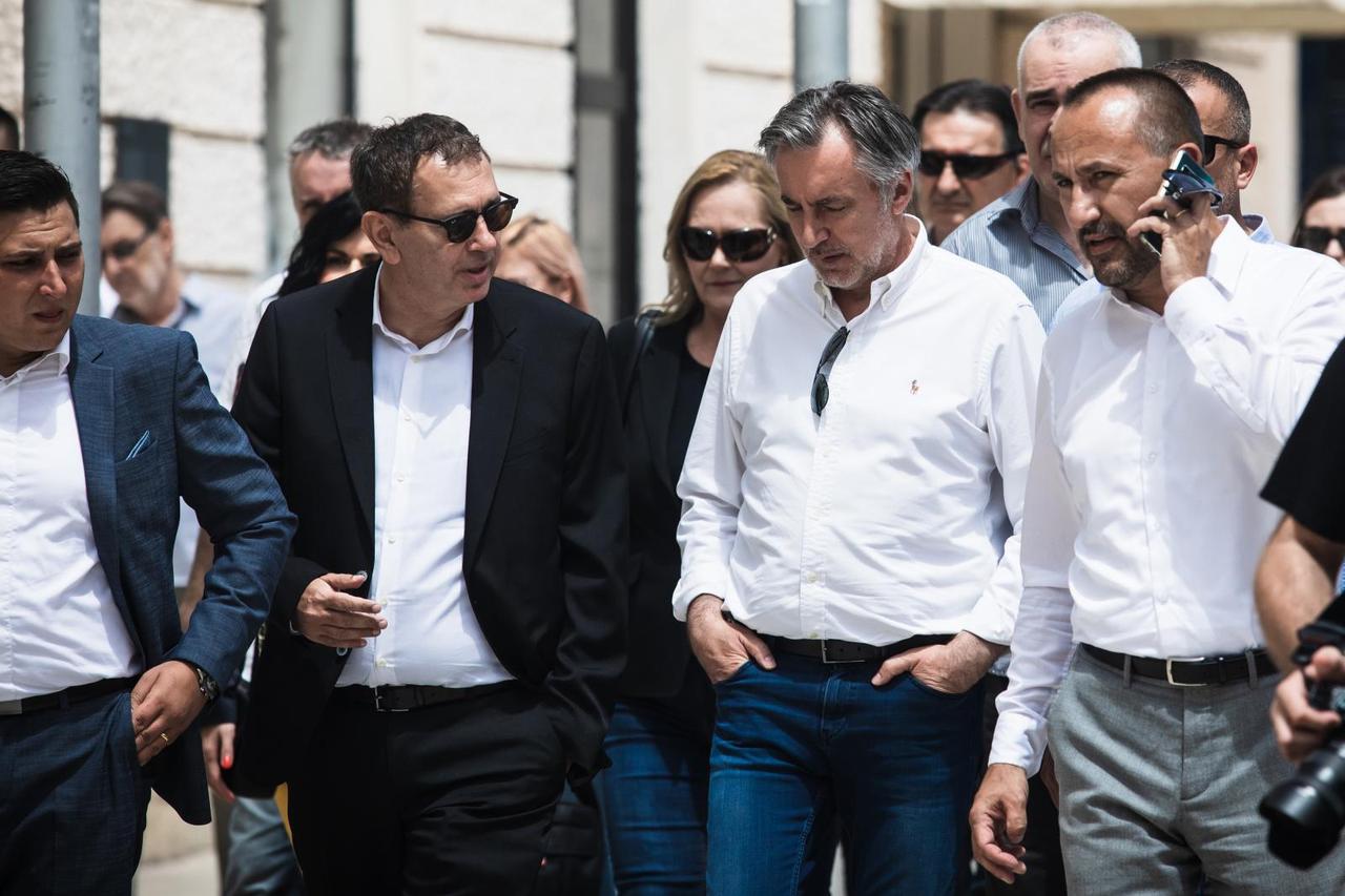 Split: Miroslav Škoro prošetao Marmontovom ulicom i družio se s građanima