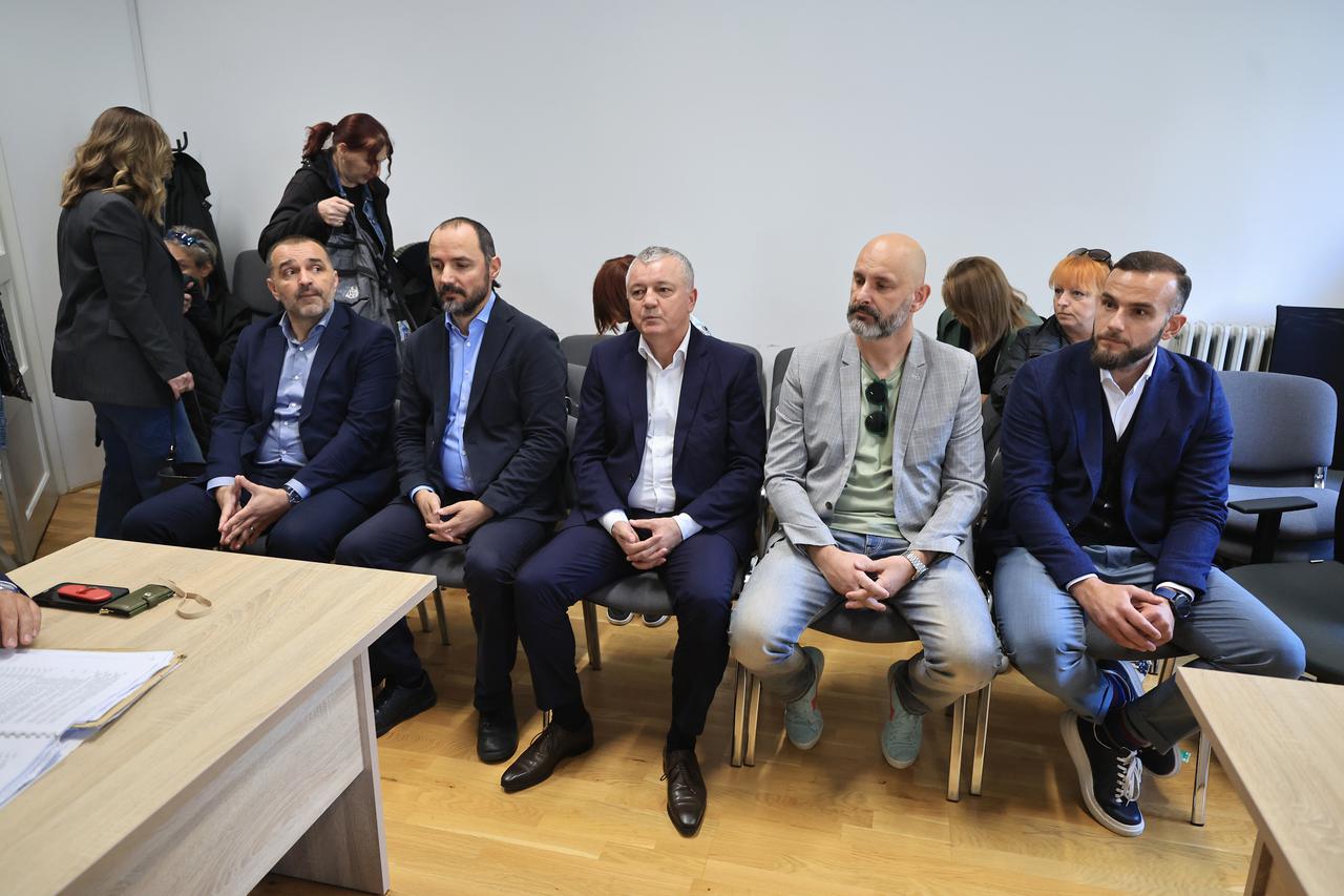 Zagreb: Početak suđenja u aferi "Po babi i stričevima"