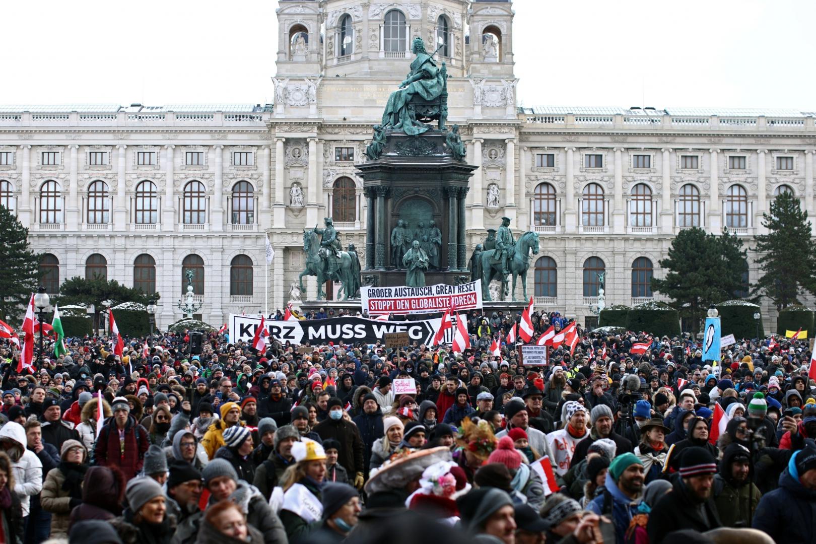 Demonstration against the COVID-19 measures and their economic consequences, in Vienna People gather at Maria Theresien Platz during a demonstration against the coronavirus disease (COVID-19) measures and their economic consequences in Vienna, Austria, January 16, 2021. REUTERS/Lisi Niesner LISI NIESNER