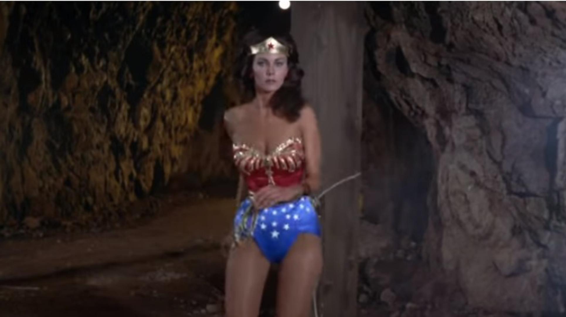 "Čini se nemogućim no ja sam u industriji zabave više od 50 godina - izračunajte sami", kazala je Carter (66) okupljenima na holivudskom bulevaru u Los Angelesu prije otkrivanja zvijezde.