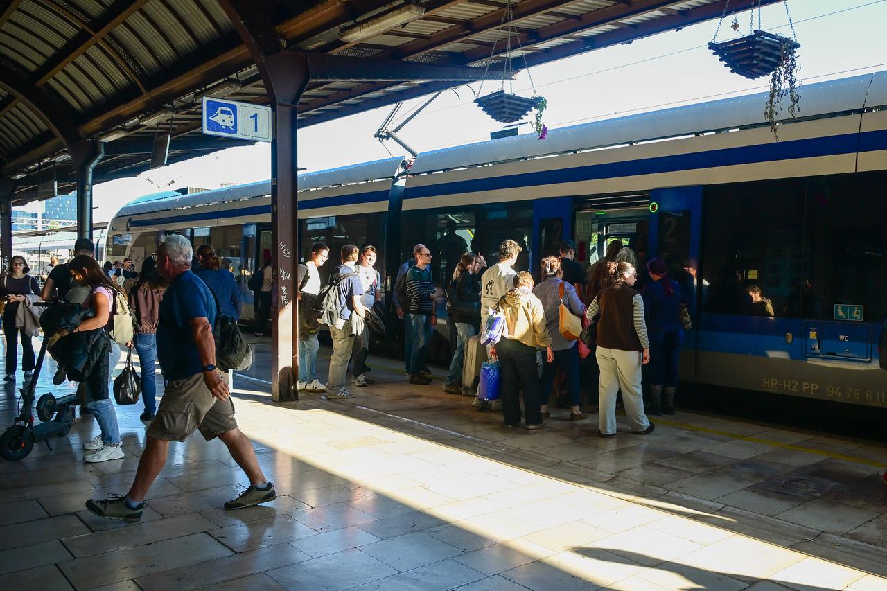 Zagreb: Gužve na željezničkom kolodvoru 