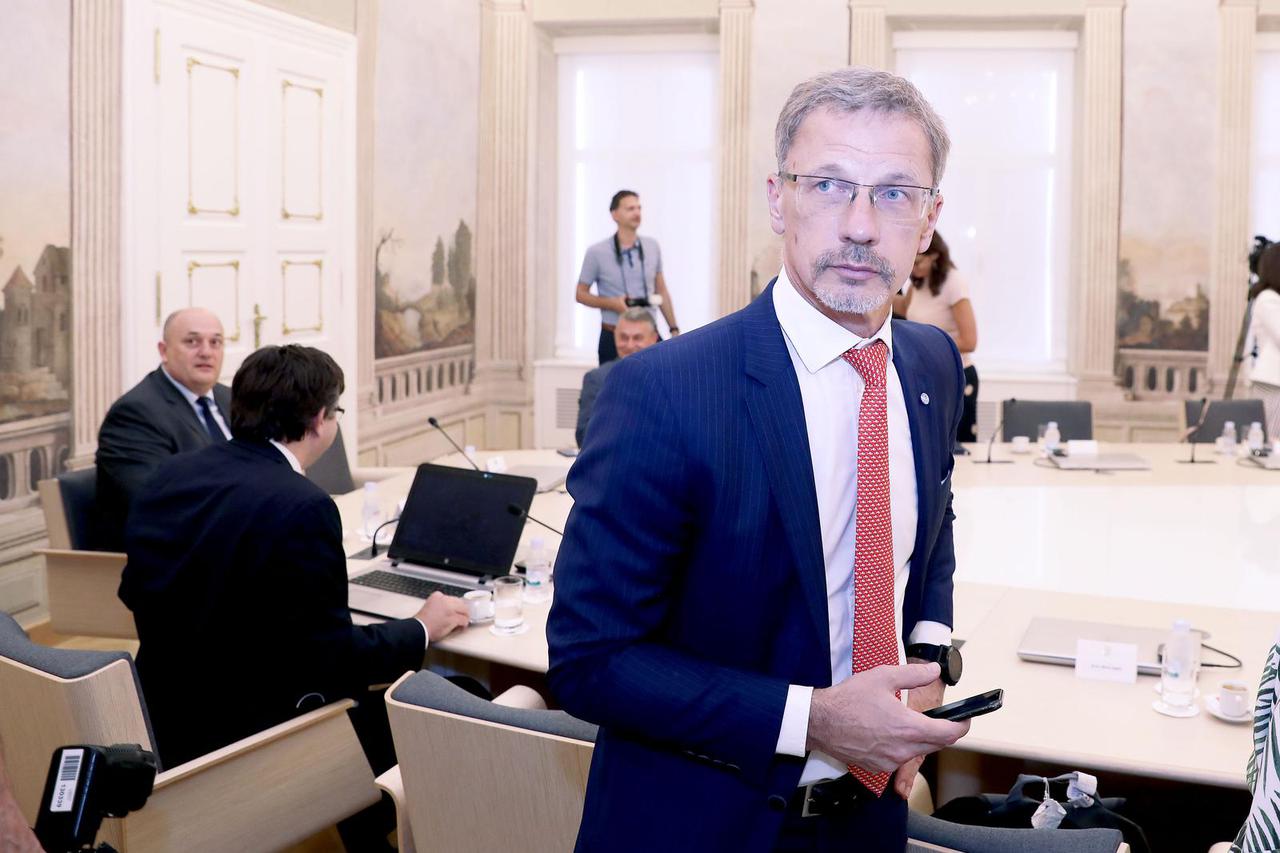 Zagreb: Sjednica Nacionalnog vijeća za uvođenje eura kao službene valute u Republici Hrvatskoj