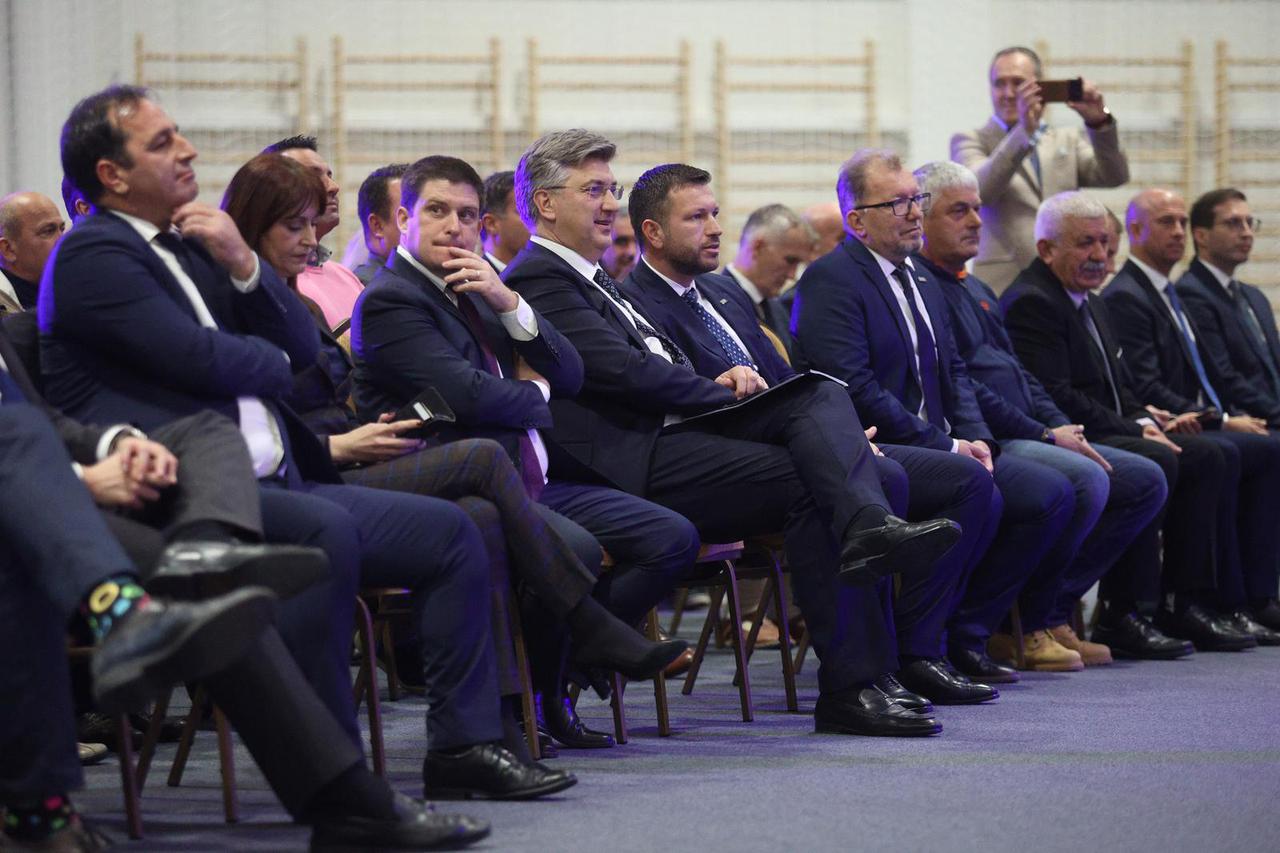 Premijer Andrej Plenković na otvorenju nove sportske dvorane u Loparu 