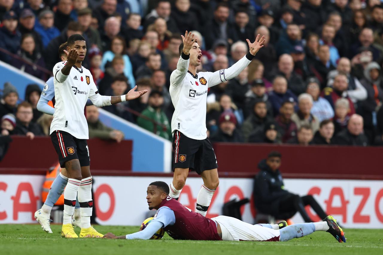Aston Villa v Manchester United - Premier League - Villa Park
