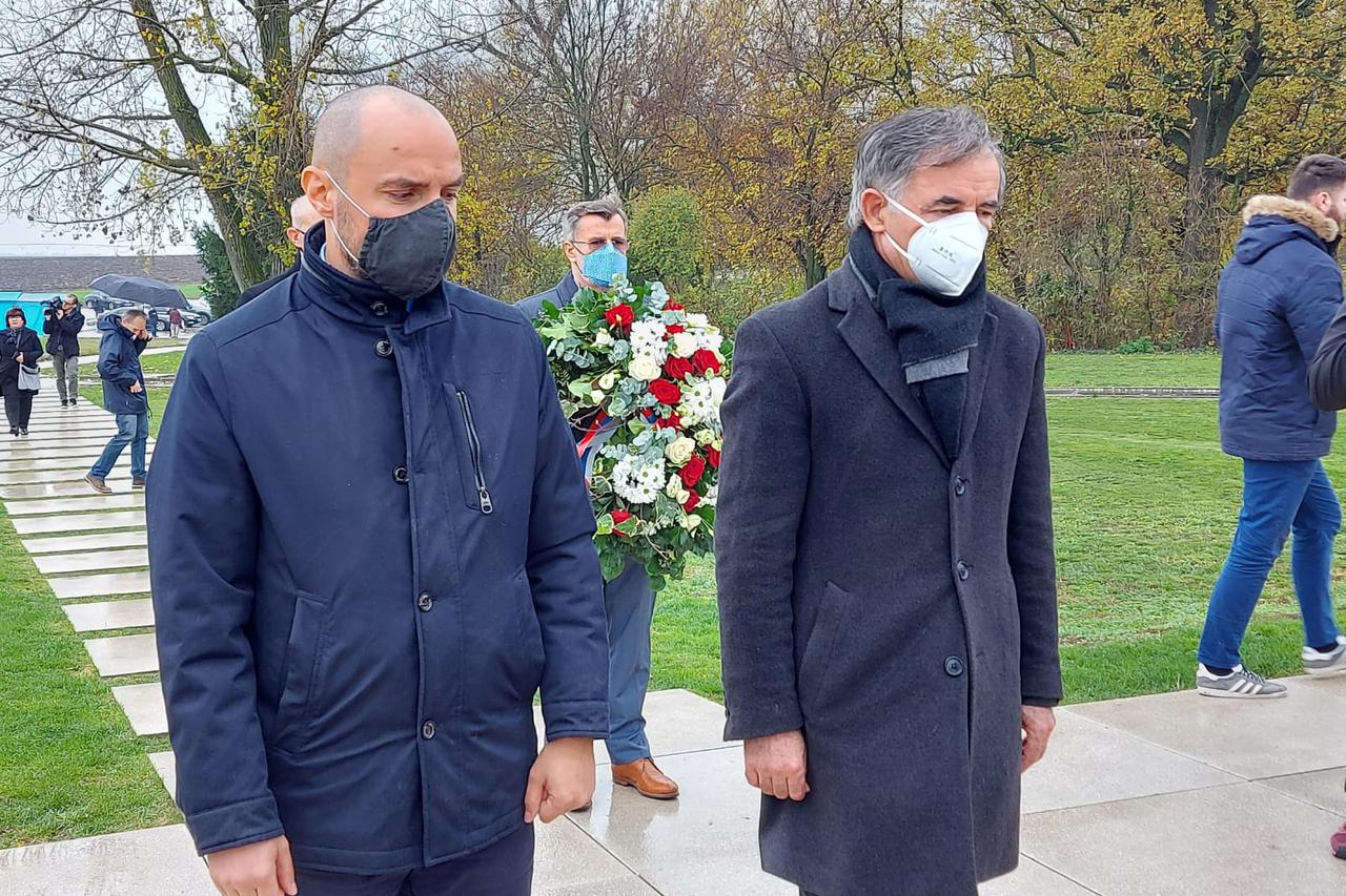 SNV položio vijence