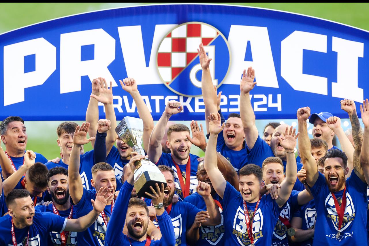 Ceremonija dodjele pehara Dinamu, osvajaču SuperSport Hrvatske nogometne lige