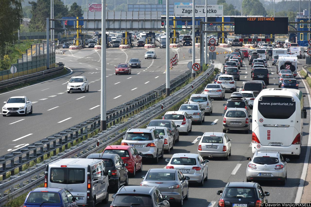 Zagreb: Gužva na naplatnim ku?icama Lu?ko u smjeru mora