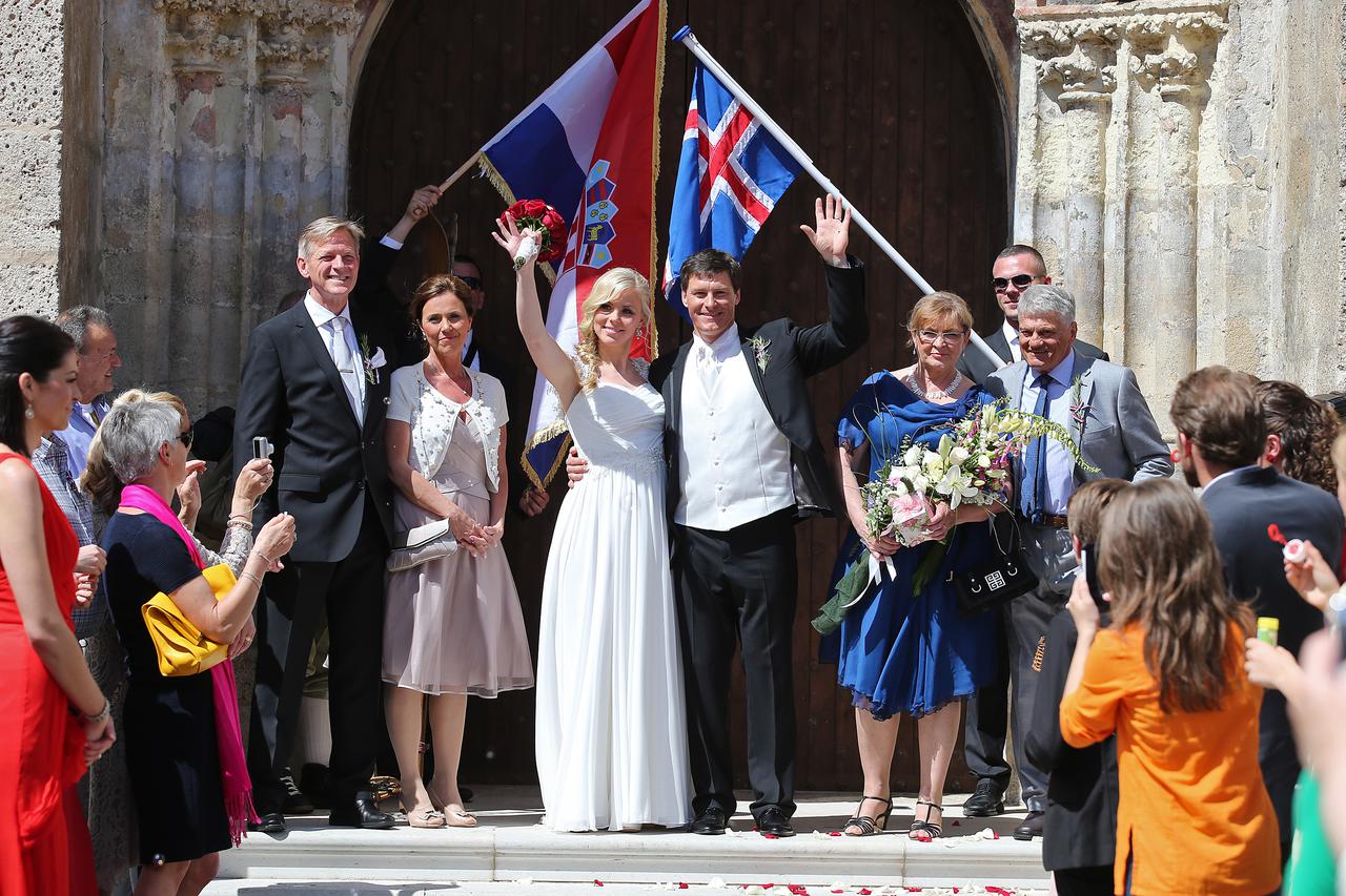 ARHIVA - 2014. Zagreb: Vjen?anje Ivice Kosteli?a i Elin u crkvi svetog Marka