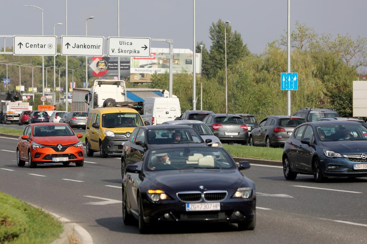 Zagreb: Kaos u prometu na A2 - kolona dugačka do deset kilometara