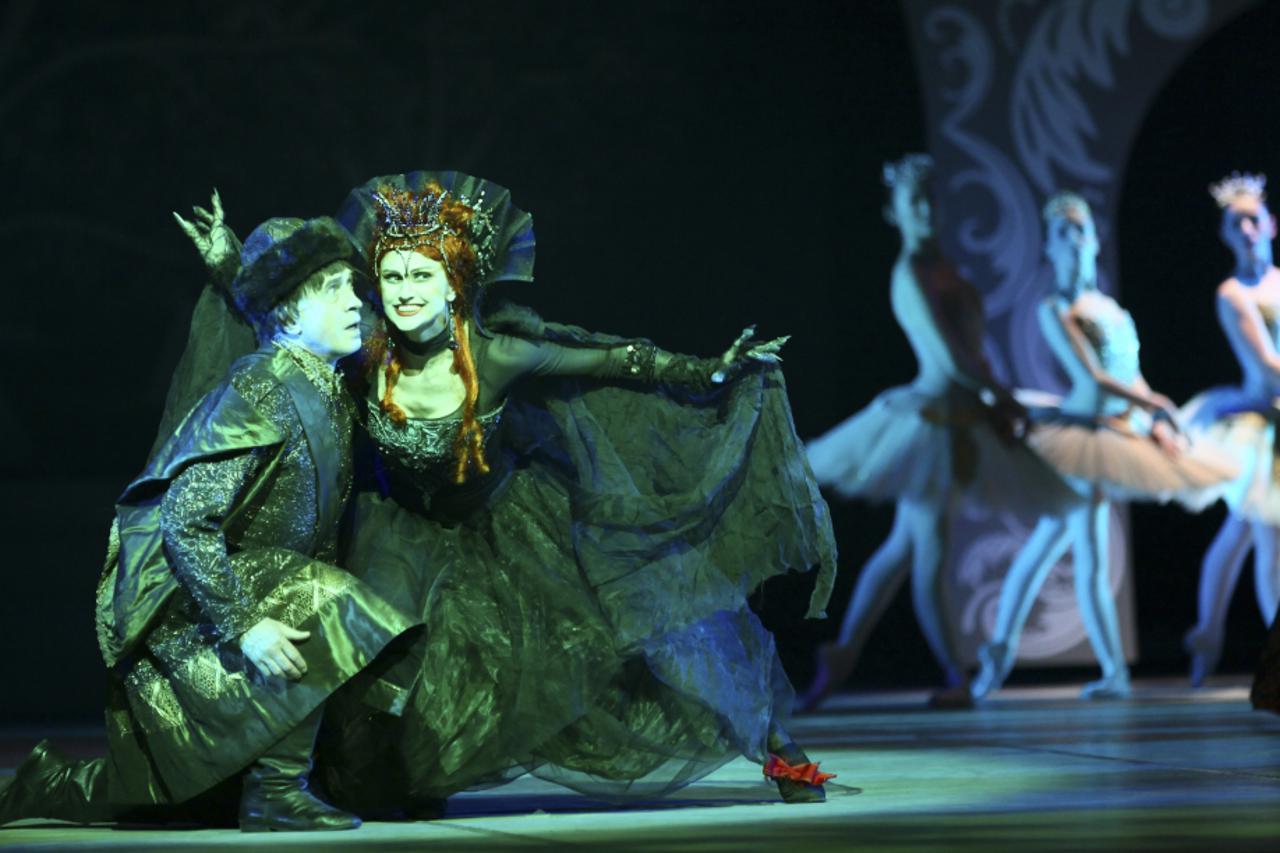 Almira Osmanović kao Carabosse u Trnoružici