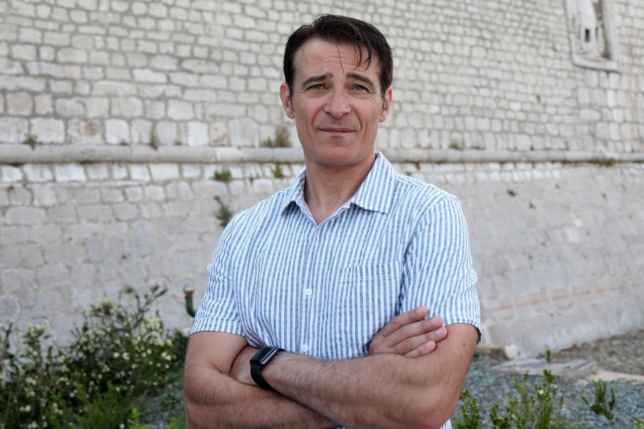 Šibenik: Glumac Goran Višnjić čitao priču Ježeva kućica djeci na MDF-u