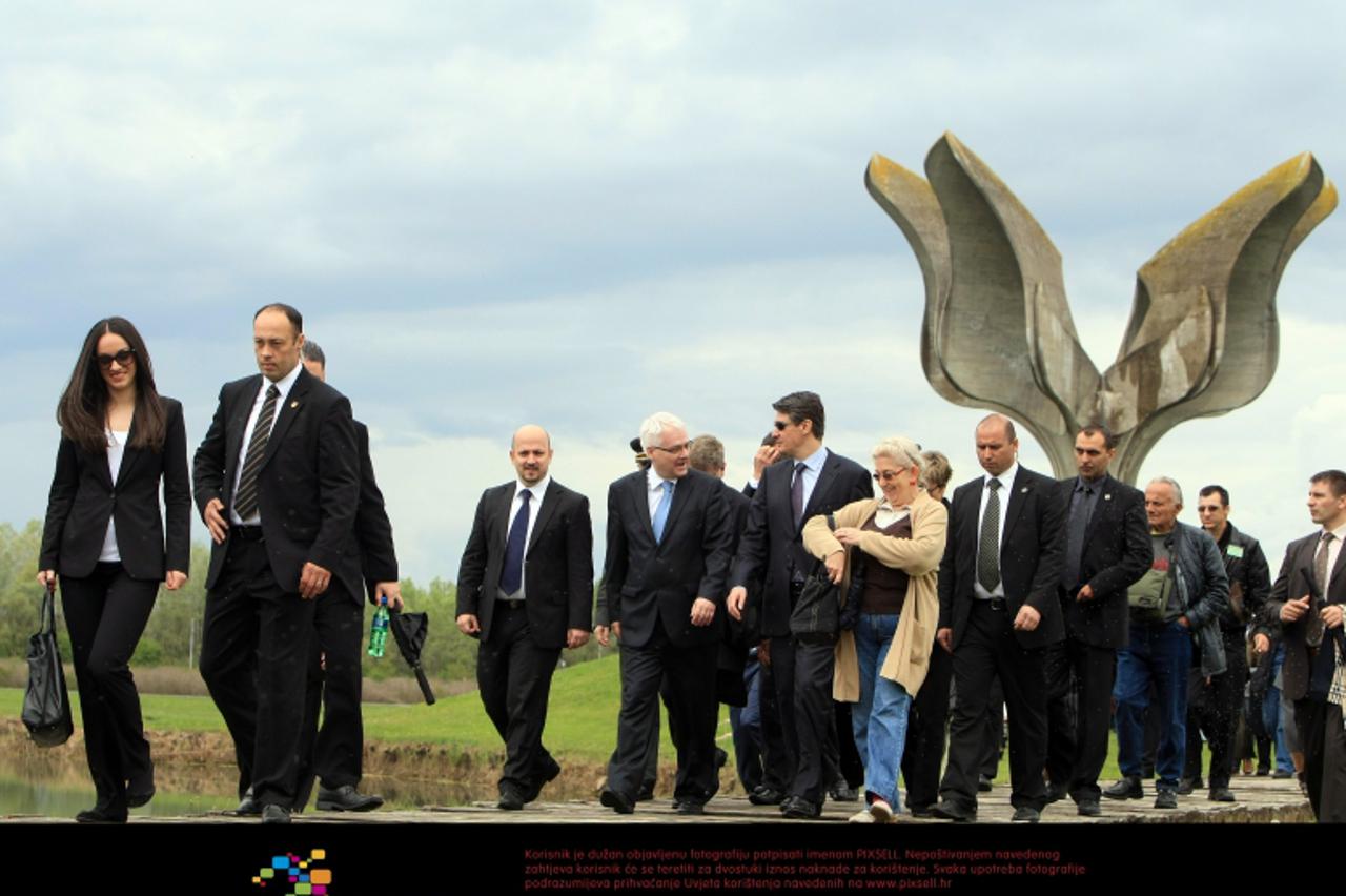 '22.04.2012., Jasenovac - Komemoracija u Spomen-podrucju Jasenovac u znak sjecanja na 67. obljetnicu proboja logorasa iz najveceg sabirnog i radnog logora u NDH, osnovanog u drugoj polovici 1941. Drza