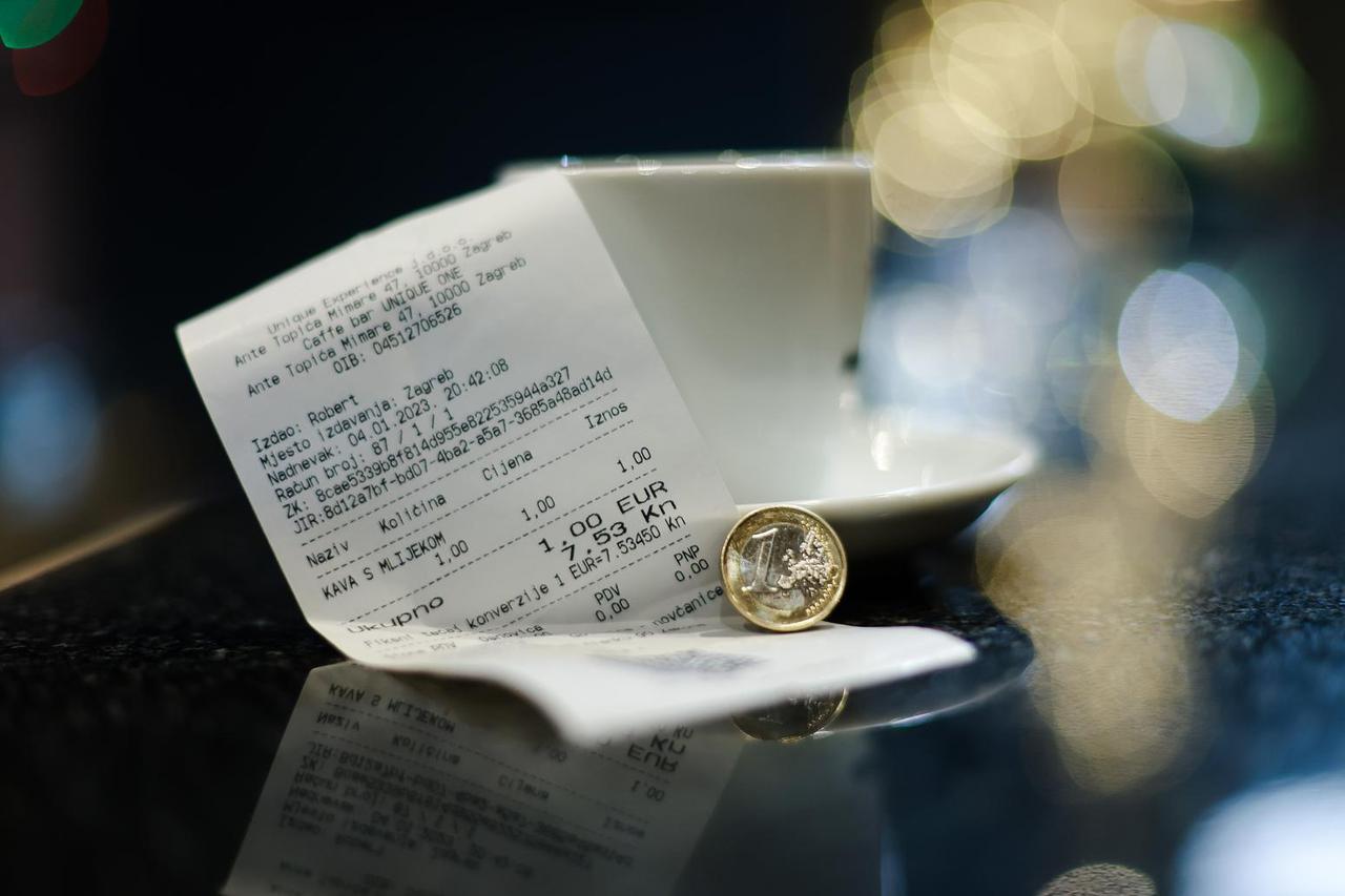 Vlasnik kafića iz Zagreba cijene svih kava zaokružio na jedan euro