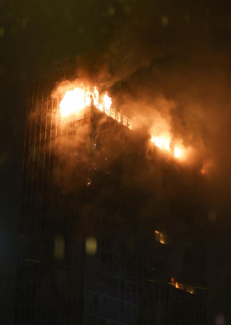 Sa zgrade padaju dijelovi pročelja. Šteta je, kako je procijenio zagrebački gradonačelnik Tomislav Tomašević, totalna