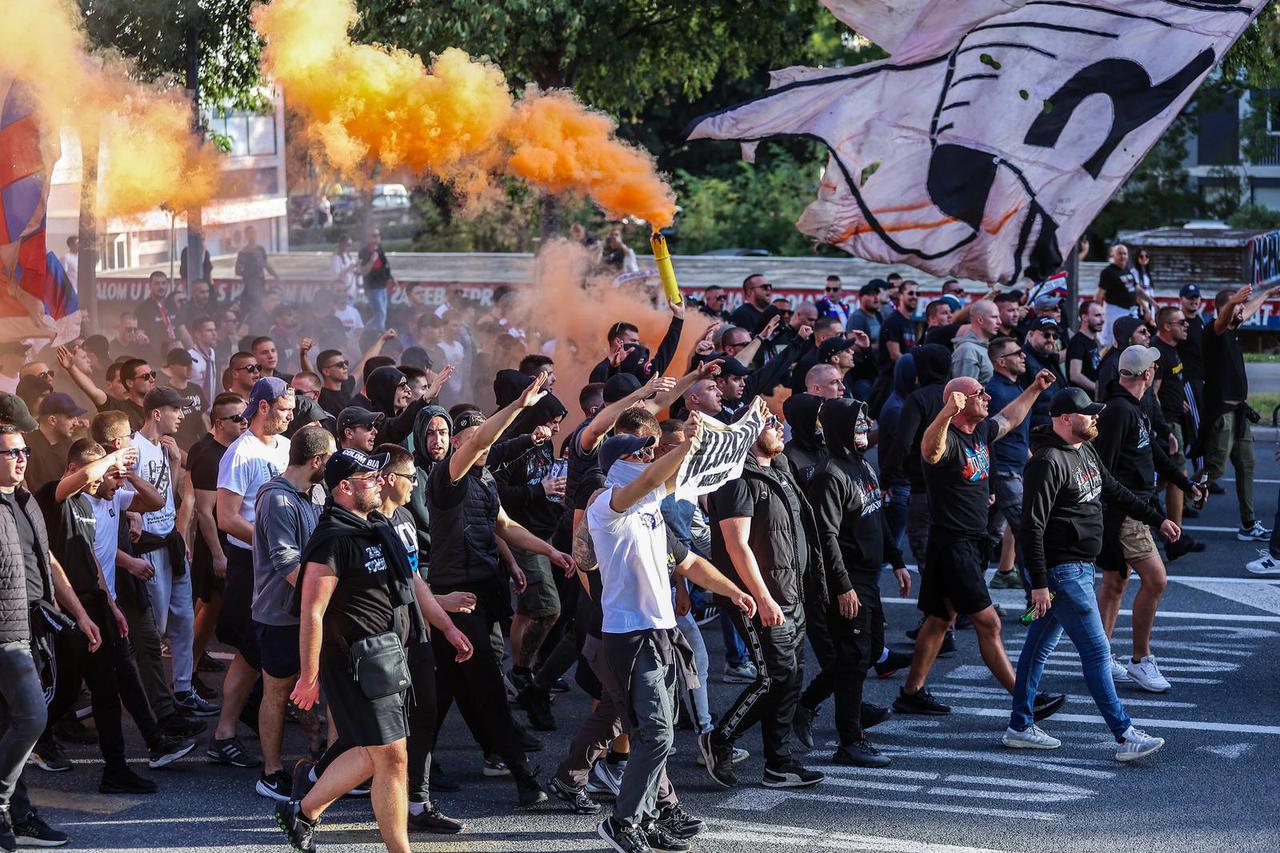Split: Korteo Torcide prema stadionu Poljud