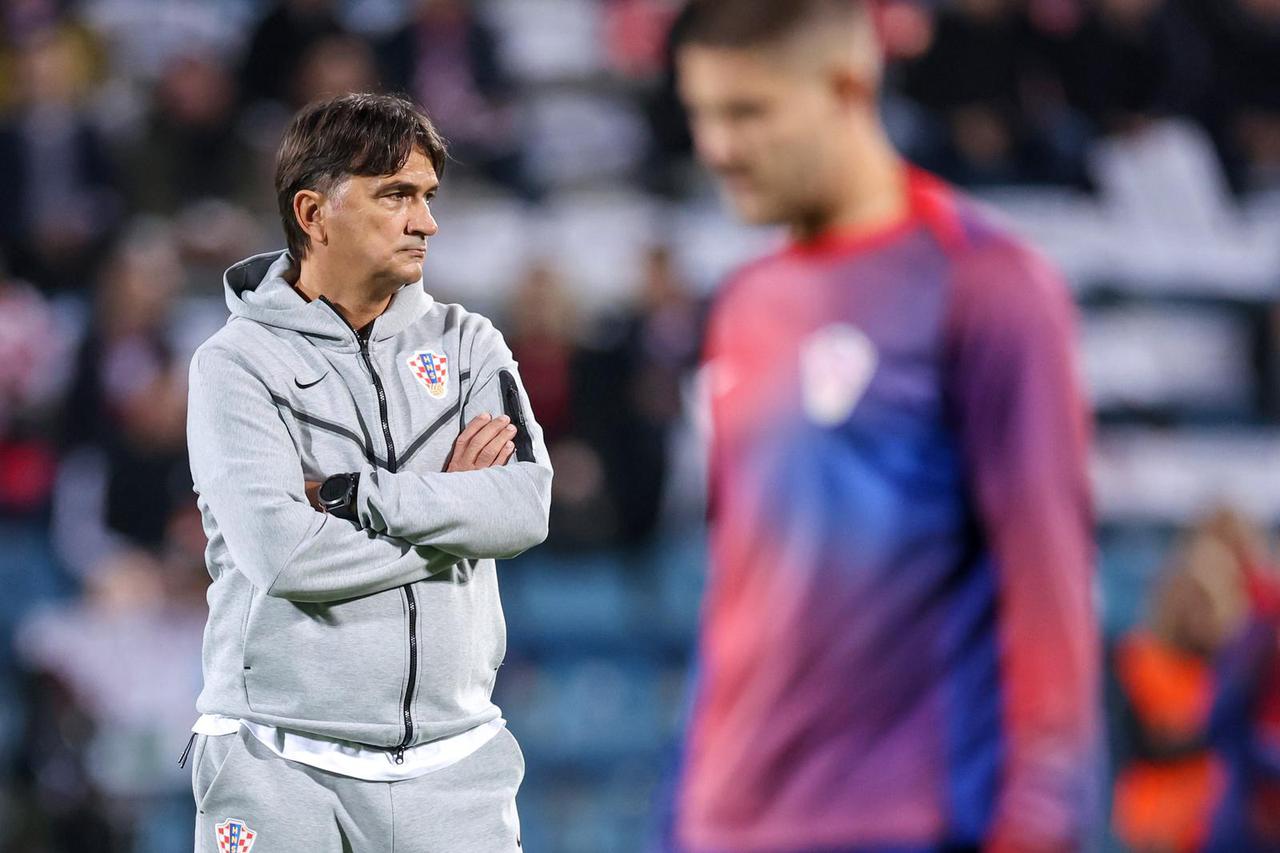 Zagrijavanje nogometaša uoči početka utakmice Hrvatske i Gibraltara u kvalifikacijama za FIFA Svjetsko prvenstvo