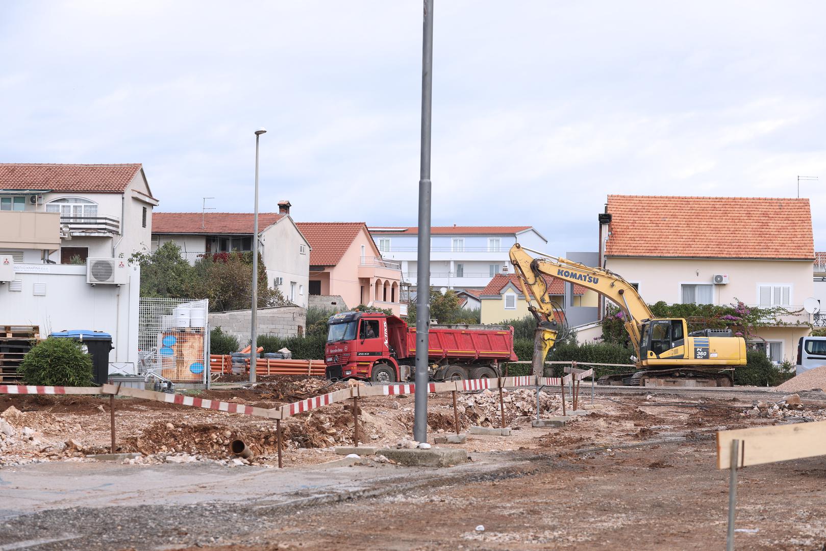 Gradonačelnik Grada Vodica Ante Cukrov tada je naglasio da će se kompletan dio ceste, kao jedne crne točke, konačno razriješiti što će rezultirati sigurnijim i slobodnijim protokom vozila te, uz ostale radove na gradskoj infrastrukturi, doprinijeti potpuno novoj vizuri grada.