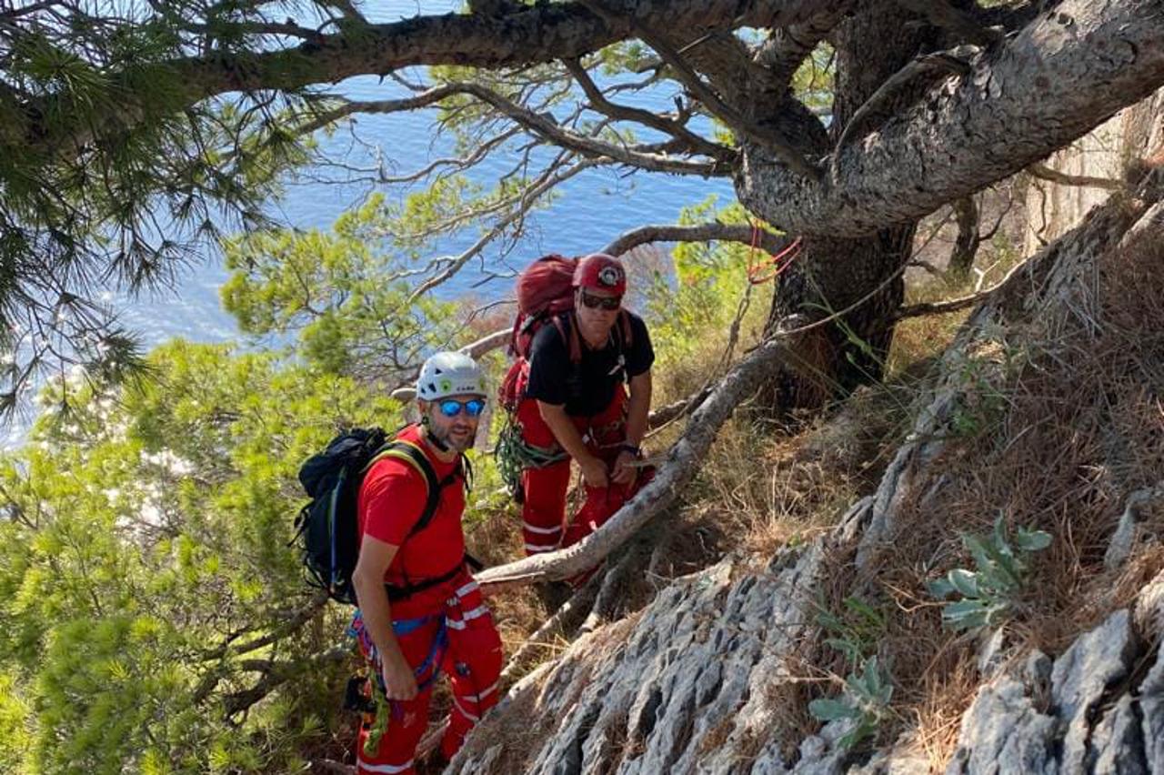 Spašavanje s litice - HGSS Makarska