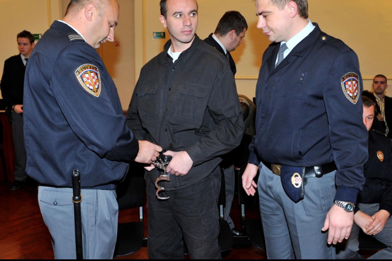 '21.10.2010., Zagreb - Na zupanijskom sudu nastavljeno je sudjenje Robertu Matanicu, Luki Matanicu, Amiru Mafalaniu, Bojanu Guduricu, Slobodanu Djurovicu za ubojstvo Ive Pukanica i Nike Franjica. Phot