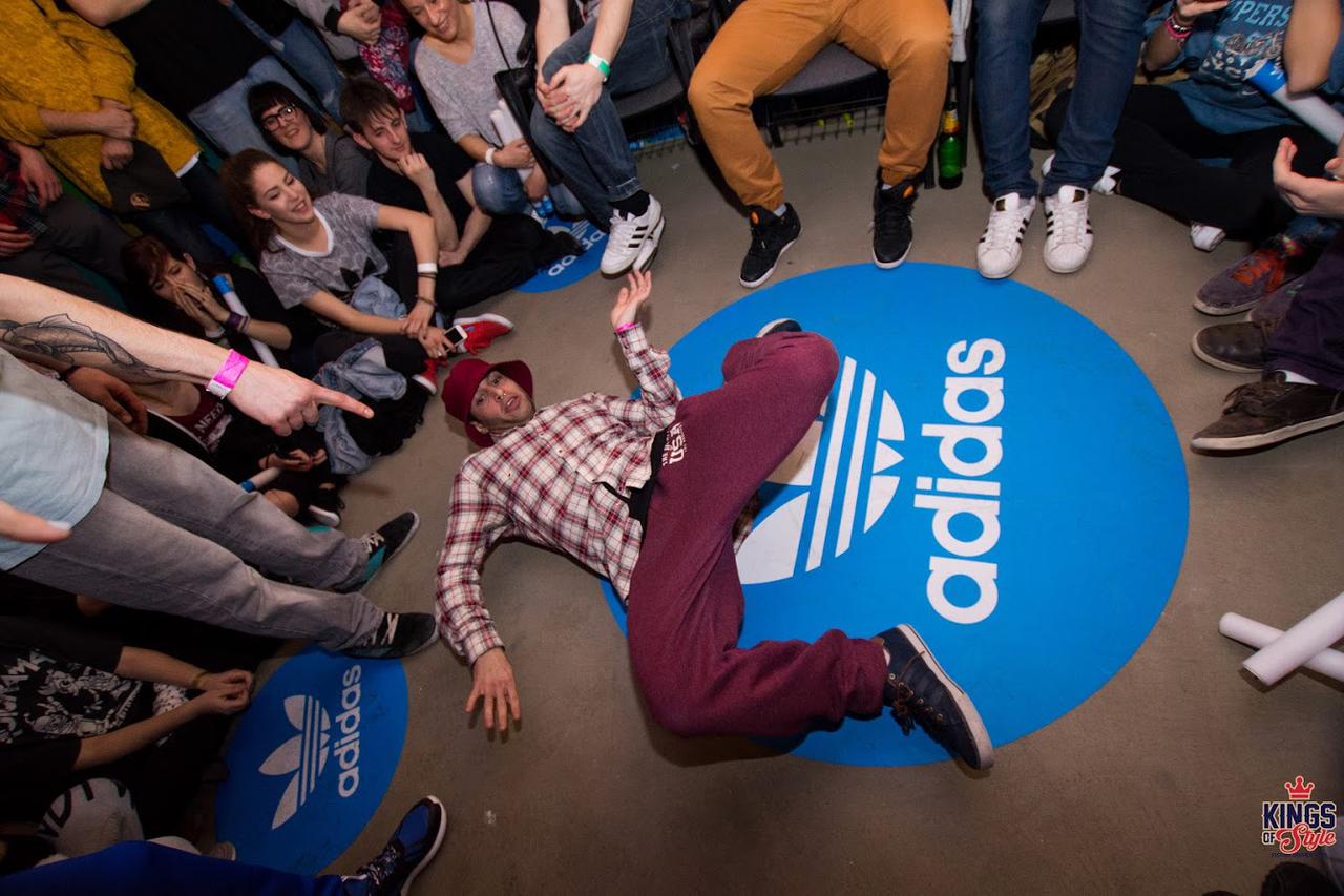  Adidas