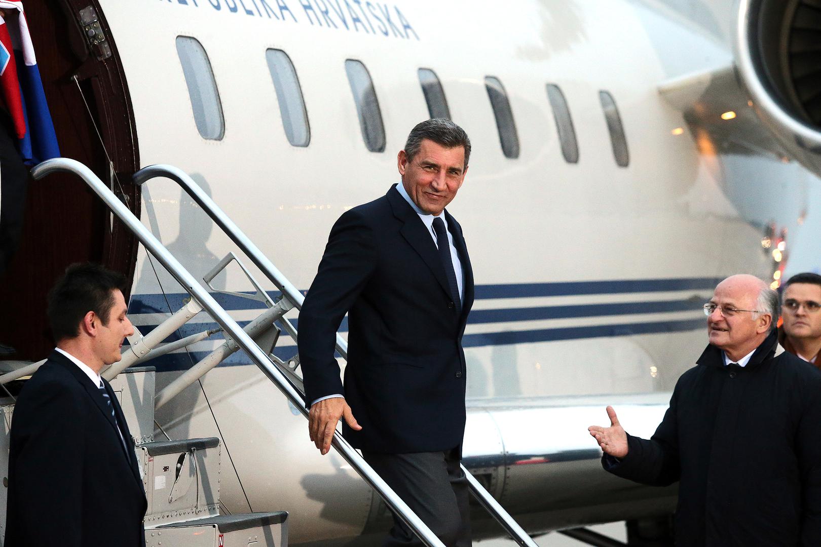 Gotovina je još kao mladić napustio Hrvatsku i otišao u Francusku, gdje se pridružio Francuskoj legiji stranaca. U toj je postrojbi stekao vojno iskustvo, prošao zahtjevnu obuku i sudjelovao u vojnim angažmanima izvan Europe. 