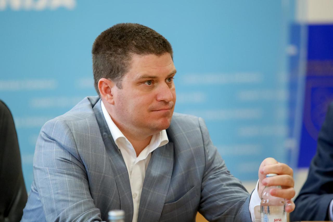 Gospić: Ministar Butković sastao se sa županom Ernestom Petryjem