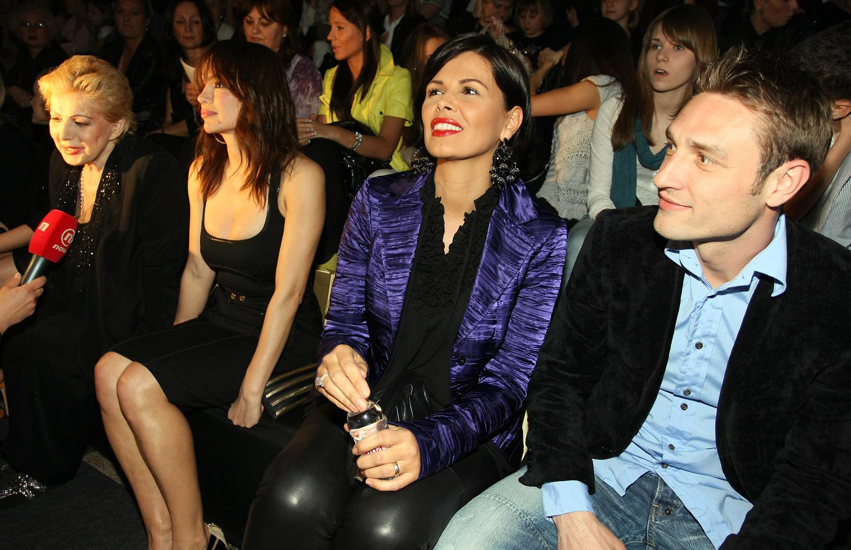 Javnost ju je posebno zapamtila i po podršci Lejli Šehović kada joj je 1998. godine oduzeta titula Miss Hrvatske. 