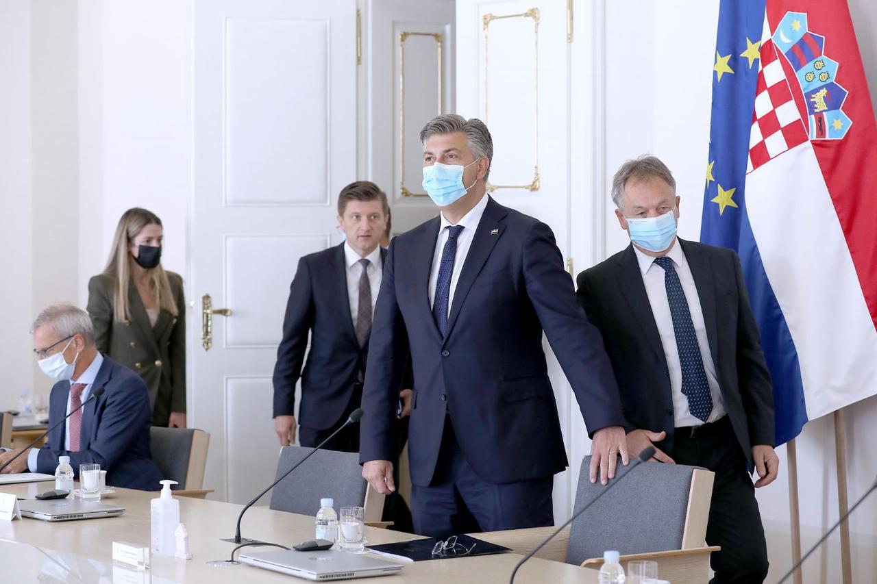 Zagreb: Andrej Plenković se sastao s predstavnicima banaka s temom minusa na računima