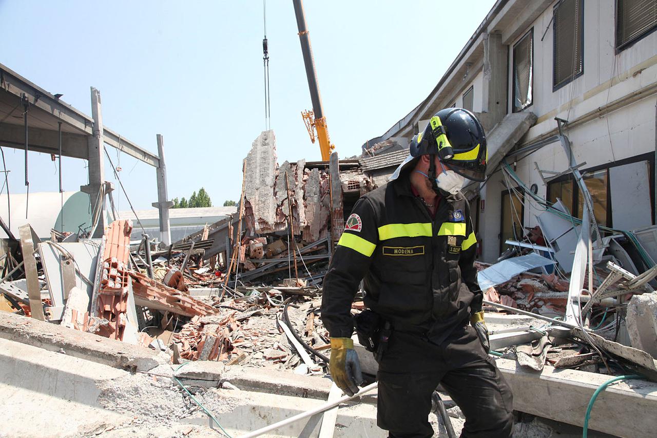 Modena: Jak potres pogodio Italiju, 15 mrtvih, deseci zatrpanih