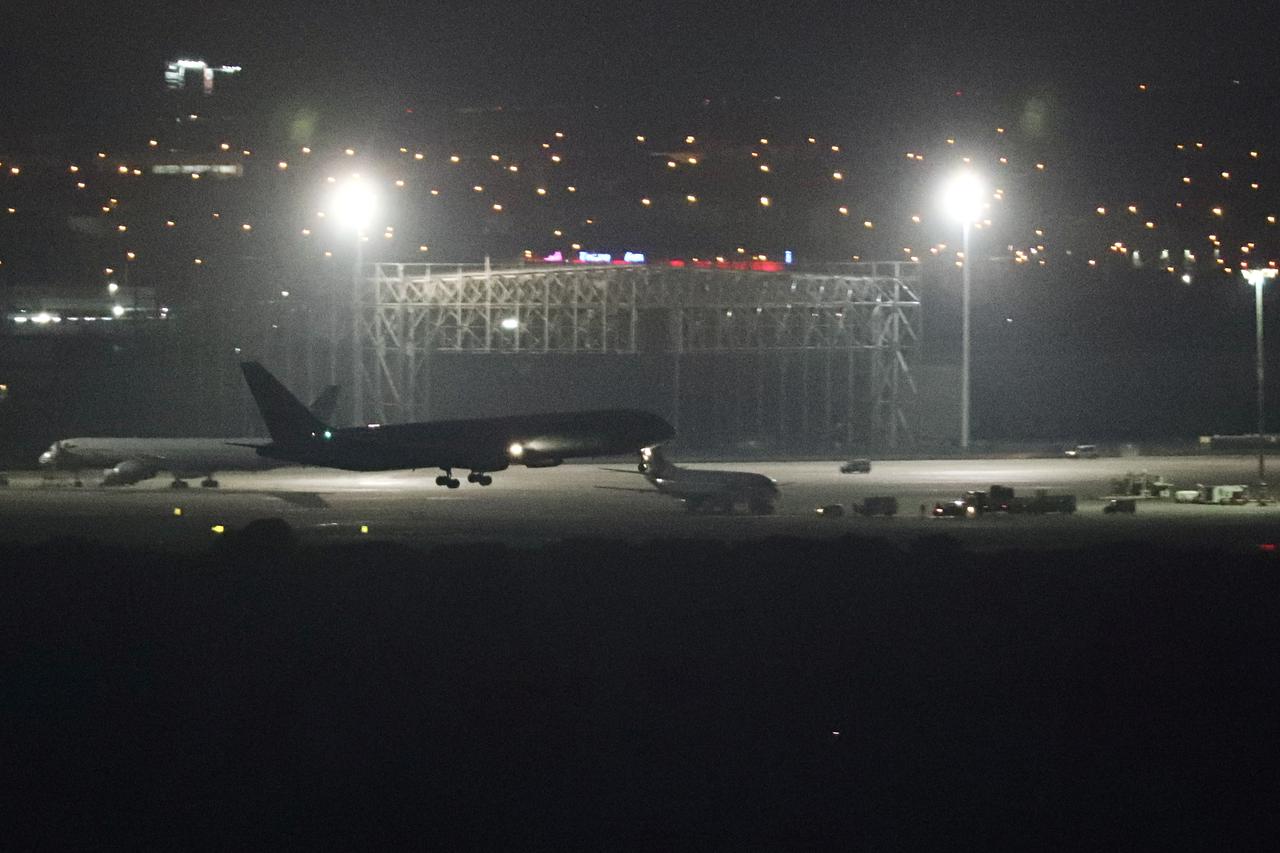 Boeing Air Canade kružio iznad Madrida