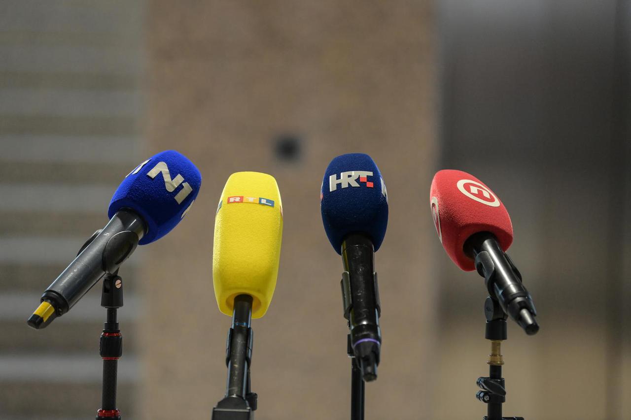 Članovi Gospodarsko-socijalnog vijeća na  sjednici o rastu cijena i troškova u nadolazećem razdoblju