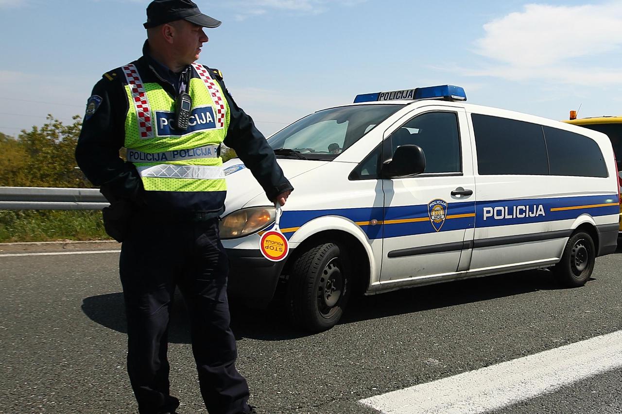 policija cesta