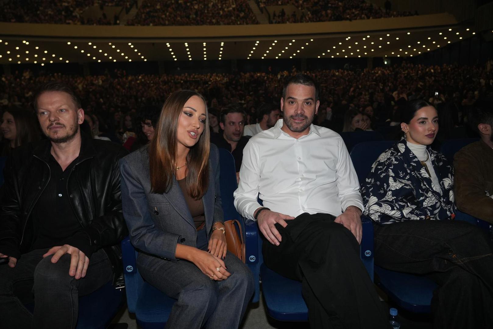 Mladi Vinkovčanin nedavno je najavio sedmi koncert u Beogradu. "Ja volim kad ste tu i kad mi dođete u Beograd - Sava Centar!!!! Toliko vas dolazi da smo morali otvoriti i sedmi koncert!!! 19.4. se družimo po sedmi put u plavoj dvorani. Ljubim", napisao je mladi Vinkovčanin tada na Instagramu.