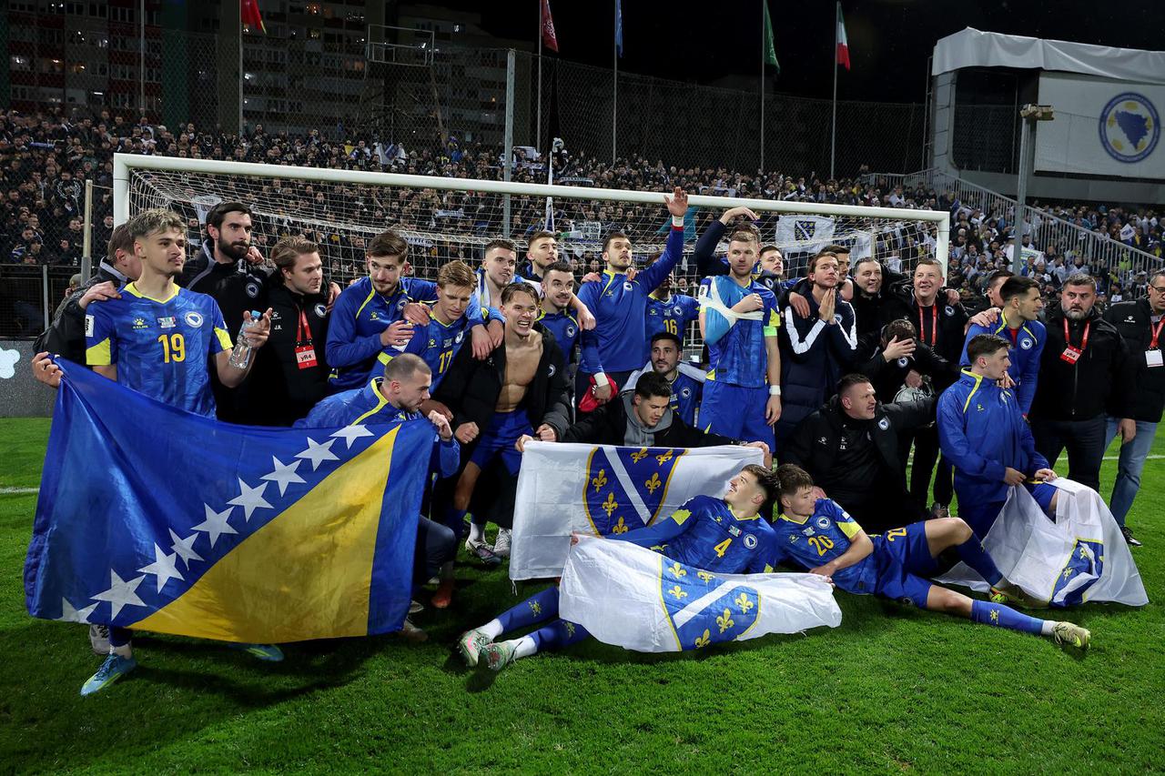 Zenica: Slavlje igrača Bosne i Hercegovine nakon što su svladali Italiju jedanaestercima