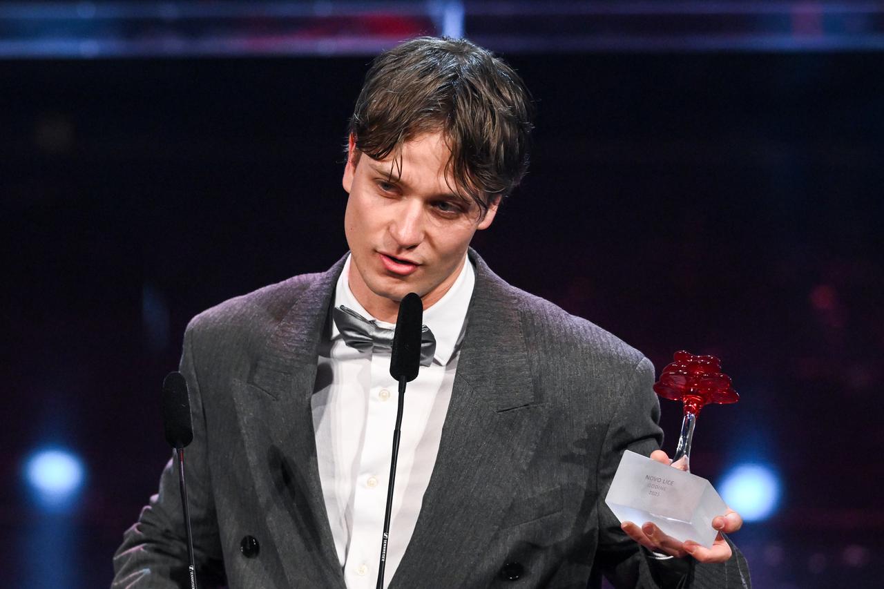 Zagreb: Ceremonija dodjele medijske nagrade "Večernjakova ruža" u Hrvatskom narodnom kazalištu