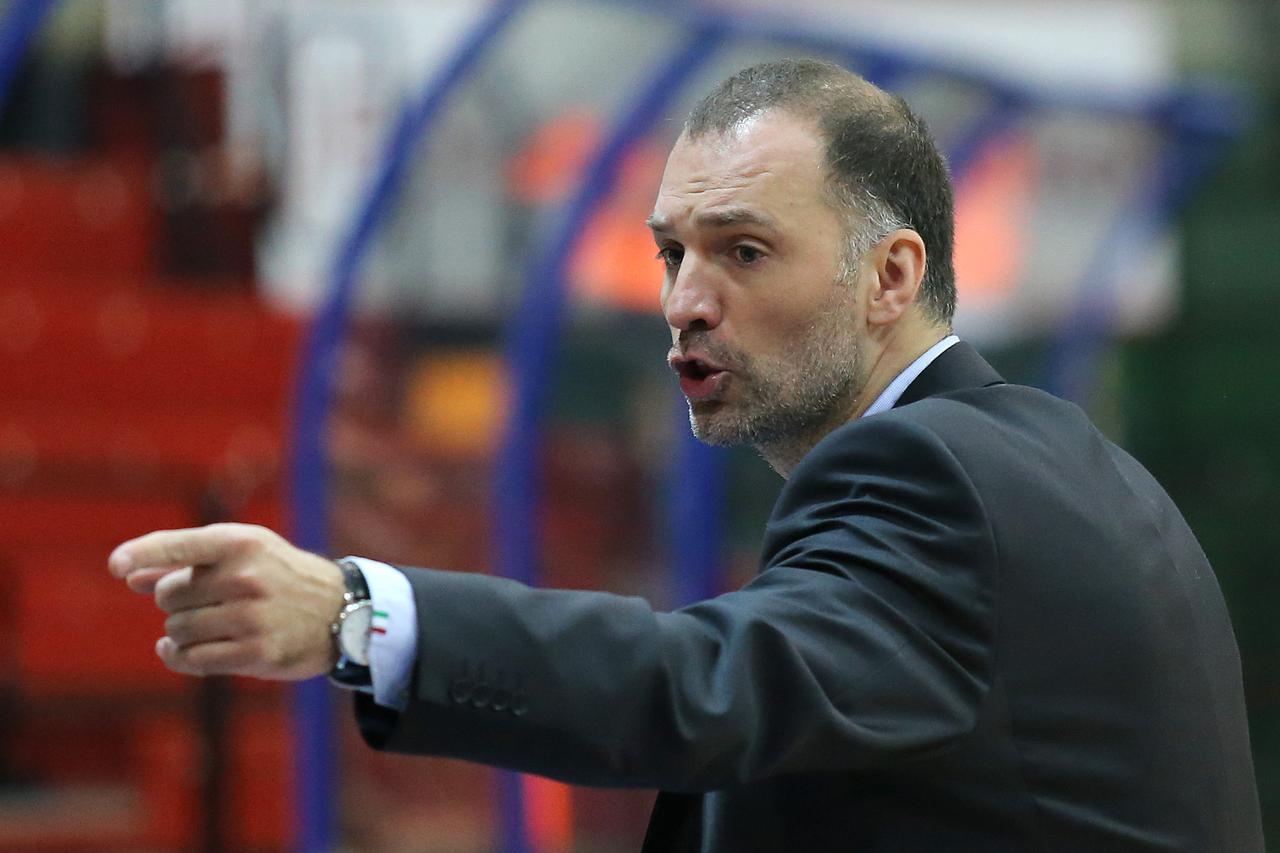 20.11.2012., KC Drazen Petrovic, Zagreb - Eurokup, grupa G, 3. kolo, KK Cibona - Cholet Basket. Veljko Mrsic, trener Cibone. Photo: Igor Kralj/PIXSELL