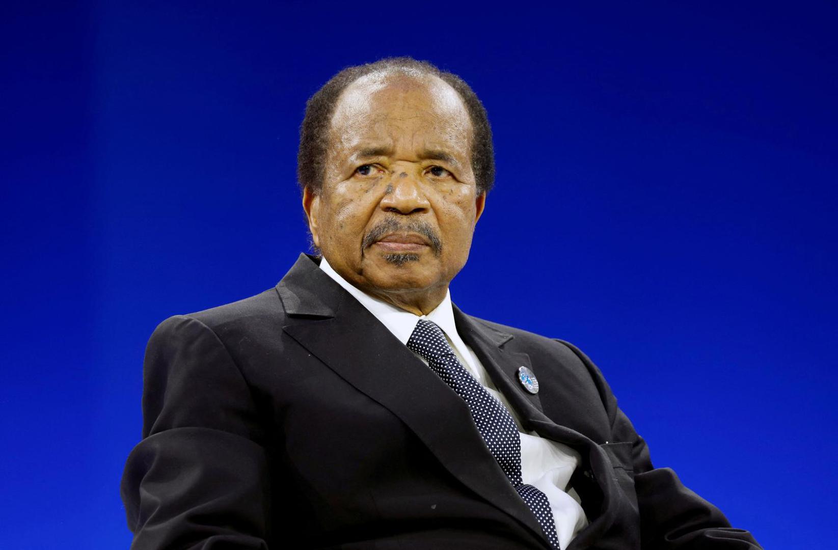 3. Predsjednik Kameruna Paul Biya na vlasti je od 6. studenog 1982. godine. Paul Biya preuzeo je predsjedništvo nakon ostavke svog prethodnika i ostao je na vlasti kroz niz izbornih pobjeda.

