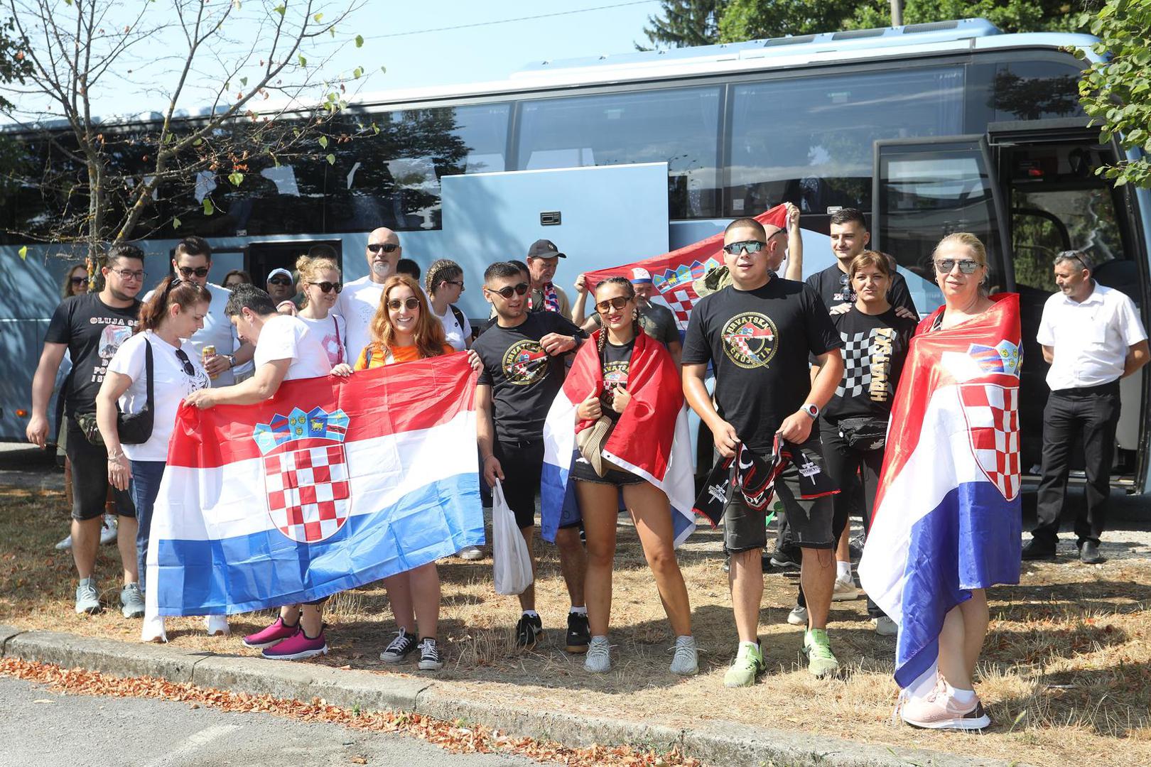 Organizirano, autobusima kretalo se već od jutra z svih krajeva Hrvatske